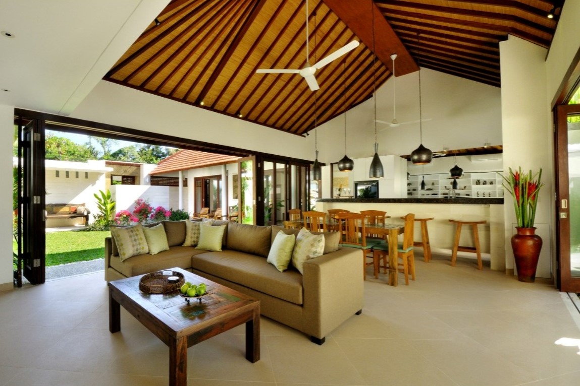 Chris-Jennifer Residence